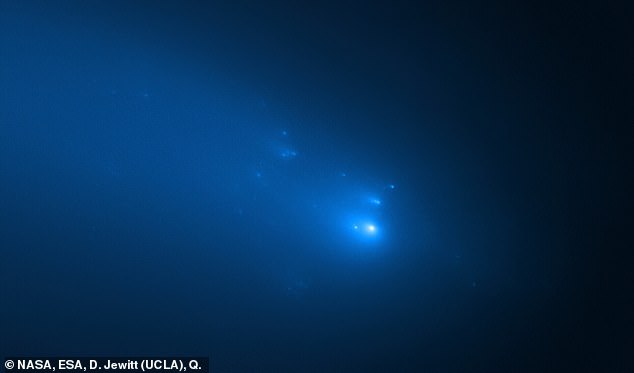 萬年一遇的奇景！巨大彗星造訪地球　「1600萬km綠色彗尾」超壯觀！