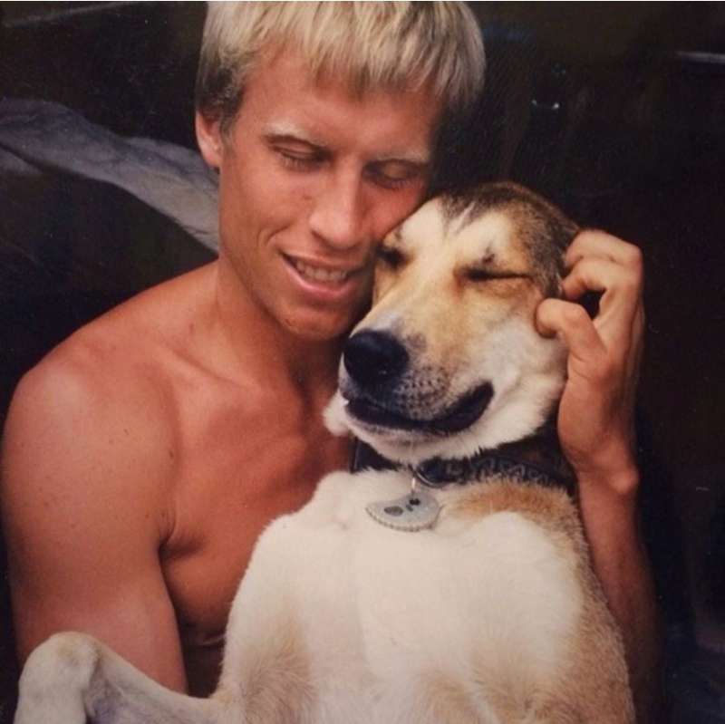 10年前「主人罹癌牠陪著一起走過低潮」　10年後狗狗罹癌…他用「最美的回報」獻給牠