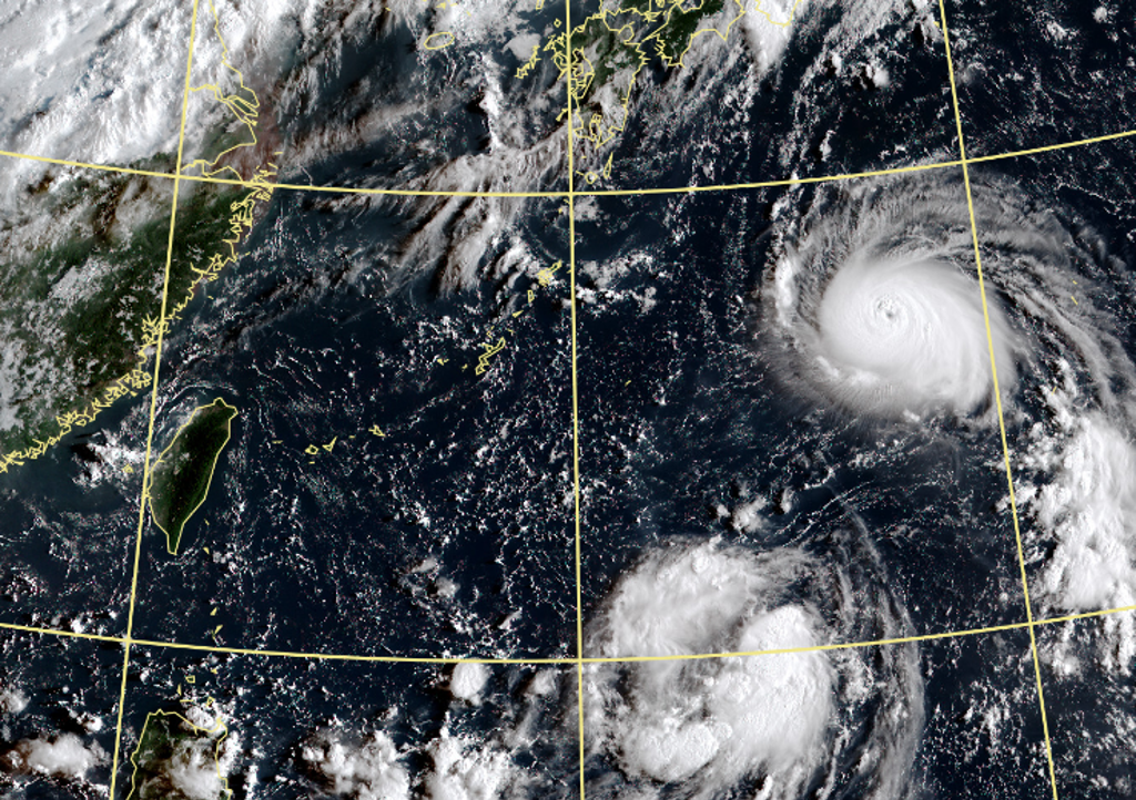 「今年最強颱風」軒嵐諾繼續增強！　週三晚變天...暴風圈侵襲率上升