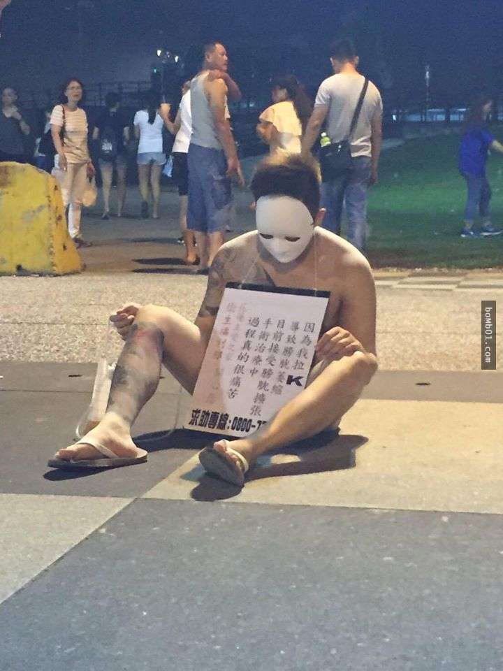 台灣夜市突然出現一動也不動的「尿布人」，當大家好奇湊近一看後都被震撼到說不出話來…