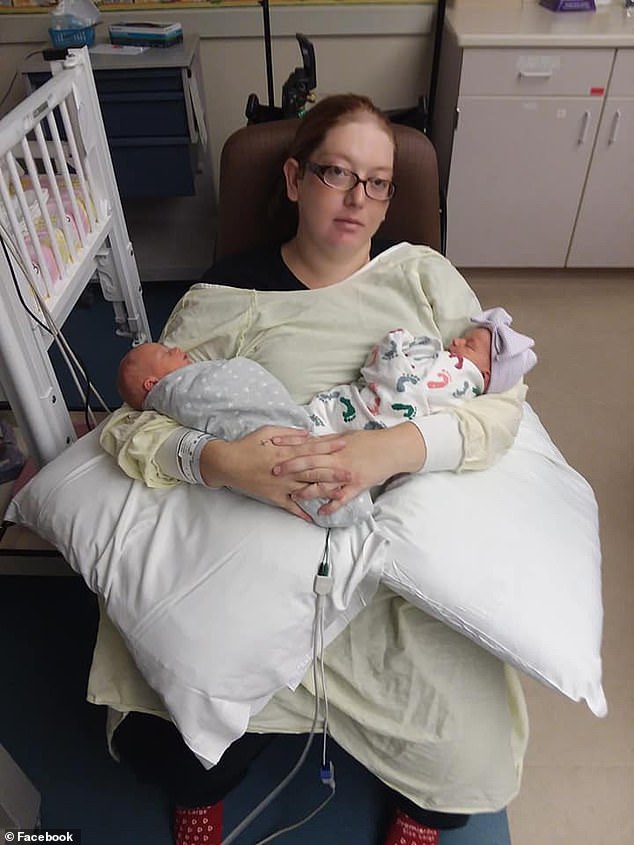 女子入院檢查結石「變生孩子」　一次獲得3胞胎讓她看懵：是在做夢嗎？