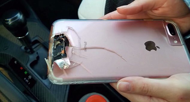 女子在賭城槍擊案「靠玫瑰金iPhone擋住子彈」保住一命，網友大驚「該買iPhone來防身了」！