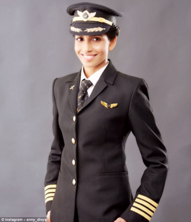 印度正妹想成為全球最年輕波音777女機師卻受盡嘲笑，如今她以實力讓嘲笑者都閉嘴了！