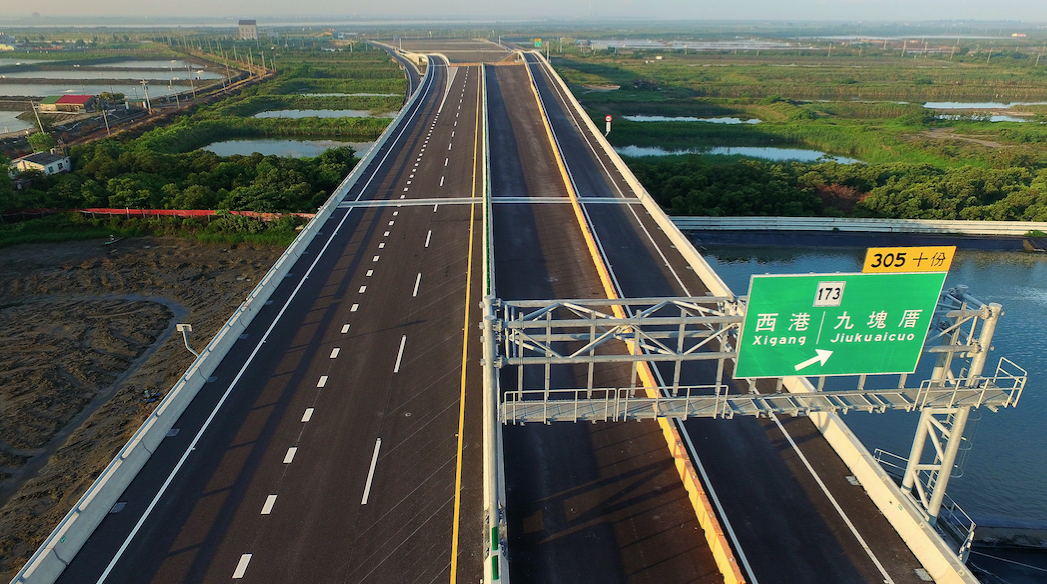 等27年「耗資1500億」終於快完工　台61西濱快速公路將全線通車
