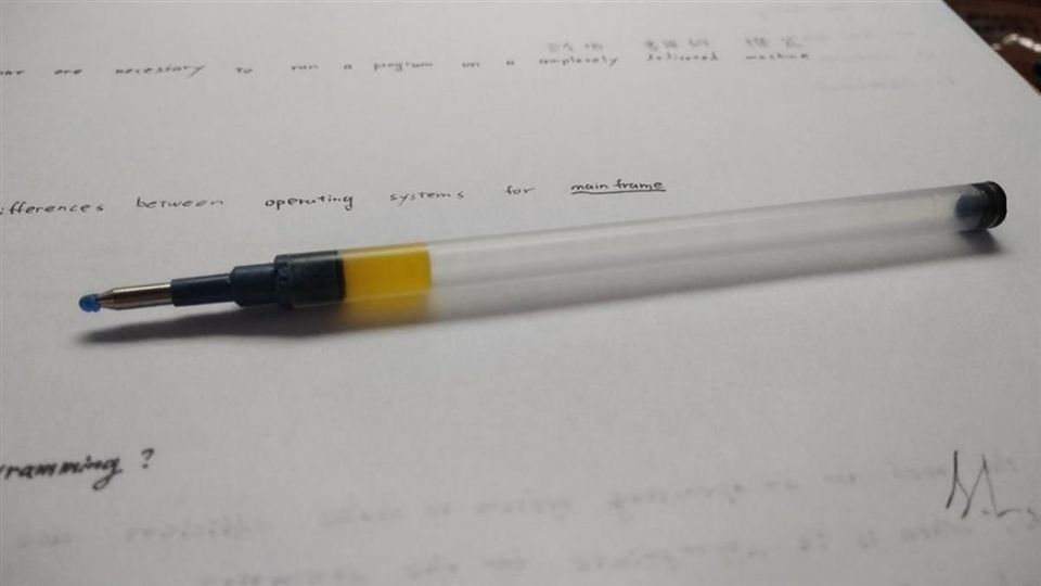 原子筆筆芯裡為何藏「黃色果凍」　專業鄉民解答：沒它就不行