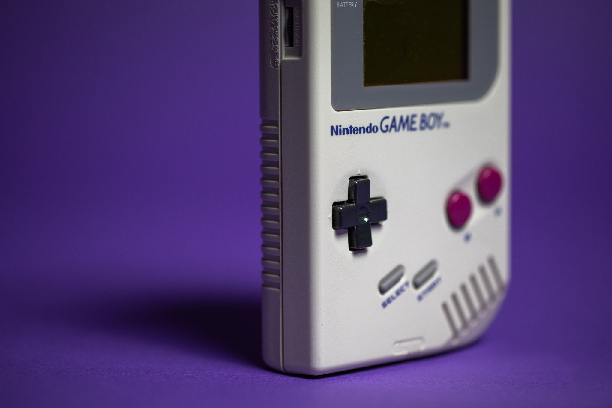人生第一台遊戲機！全新「復刻版Game Boy」將開放預購　升級高畫質＋黑白極簡風！
