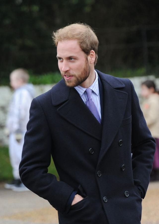 全英國的夢中情人！威廉王子「金髮時期」超盛世美顏　還留過落腮鬍：滿滿男人味～
