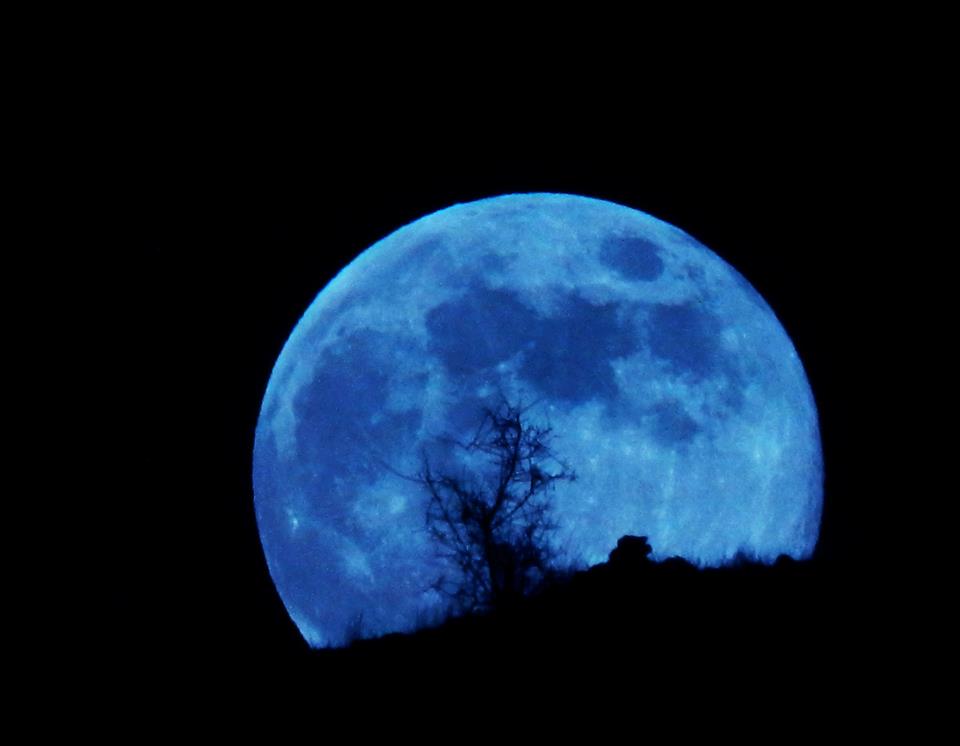 就在今夜！罕見「藍月亮」即將現身　翻轉運勢：許願最佳時刻曝光
