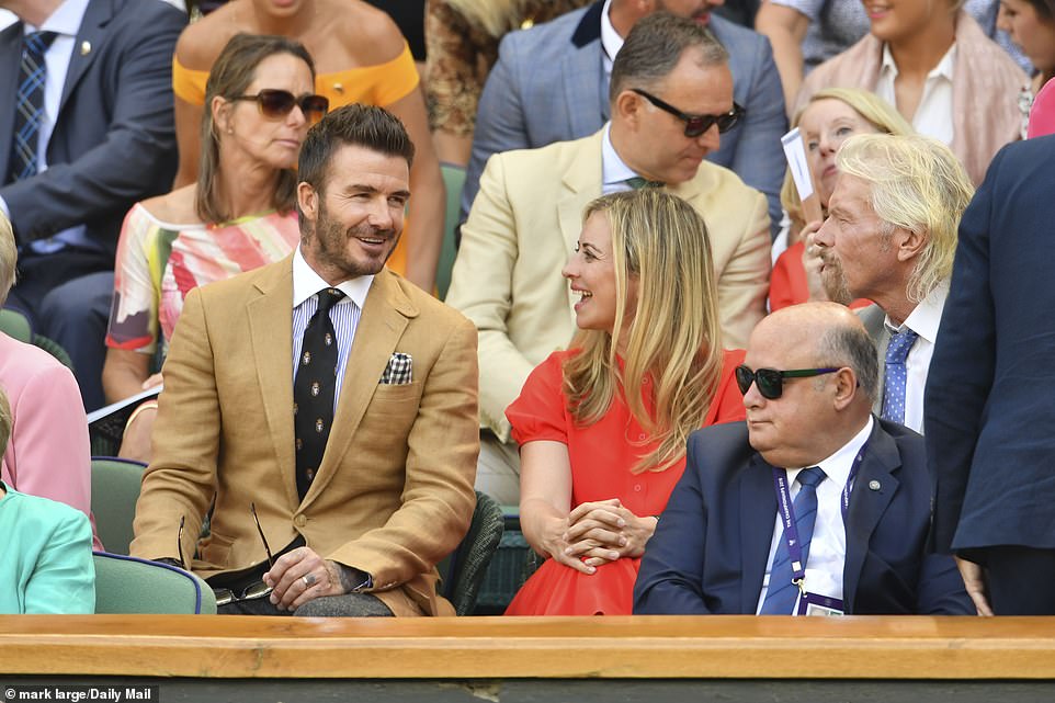 貝克漢「盛裝」現身網球賽場超養眼　網友只顧著看他：穿西裝好好看