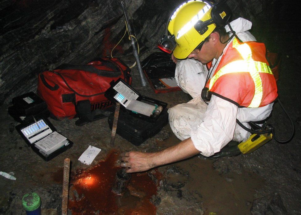 世界最古老的水！加拿大地下岩洞見「20億年前的水」　學者驚嘆：有好多秘密