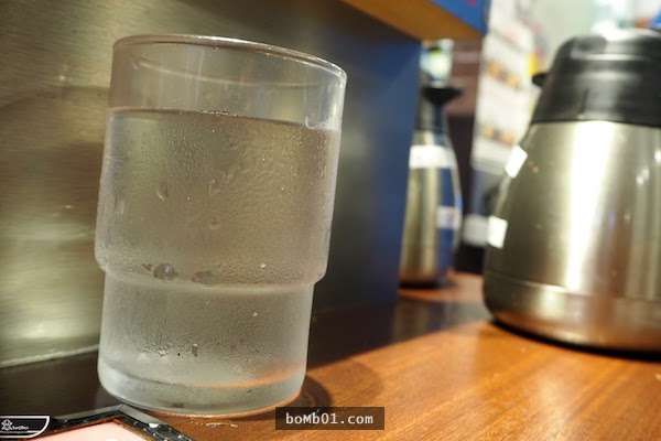 為什麼日本餐廳就連下雪天都提供冰水？赴日打工網友揭曉原因是「對客人的尊敬」！