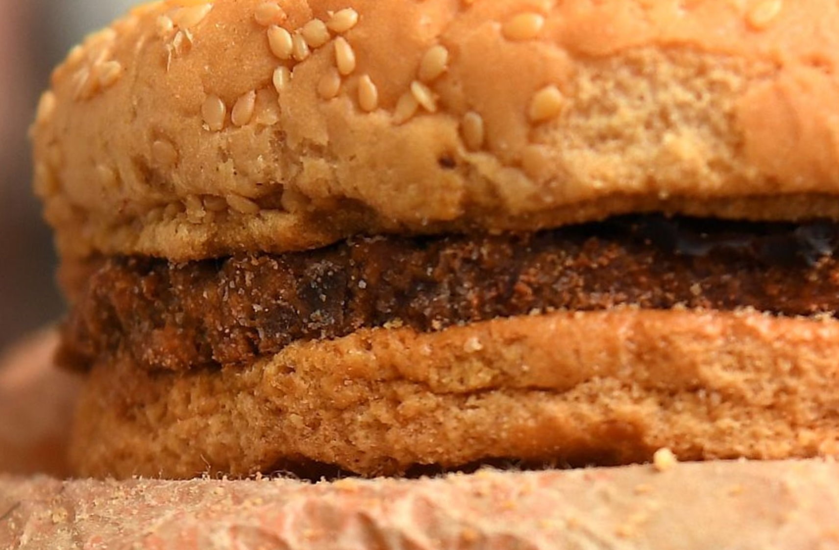 麥當勞漢堡收25年「完好無缺」　擁有人表示：老鼠經過也不吃
