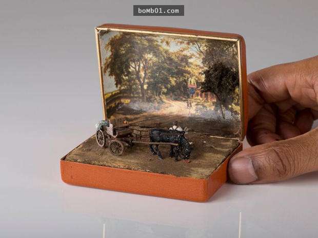 這個藝術家每次收到不同的舊戒指盒都會變廢為寶，迷你精緻的世界讓眼神捨不得移開啊！
