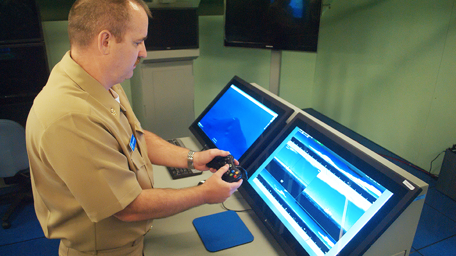 美軍核潛艦用Xbox手把取代超難用的114萬控制桿，結果水手瞬間省下數十個小時的訓練秒變神 ！