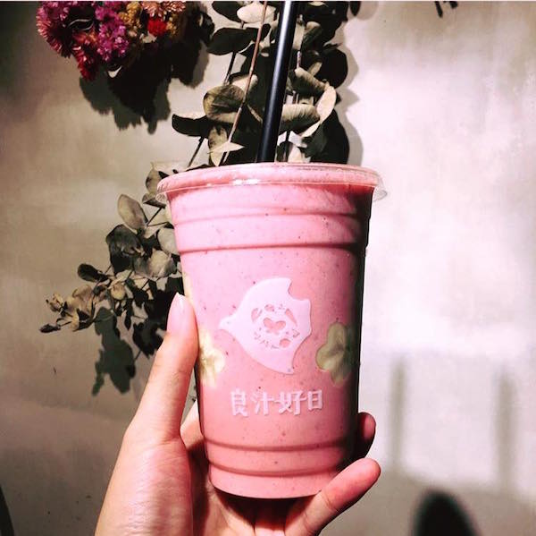 5款「夢幻粉色+各式花朵」的特色風格飲品精選，每一杯都美到讓人少女心大噴發啊！
