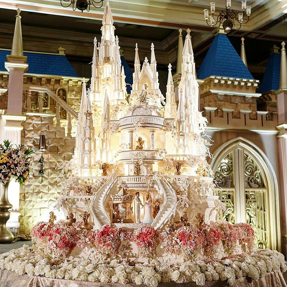20個必須動用「24個人和一個月時間」才能製作完成的超狂巨型城堡婚禮蛋糕！