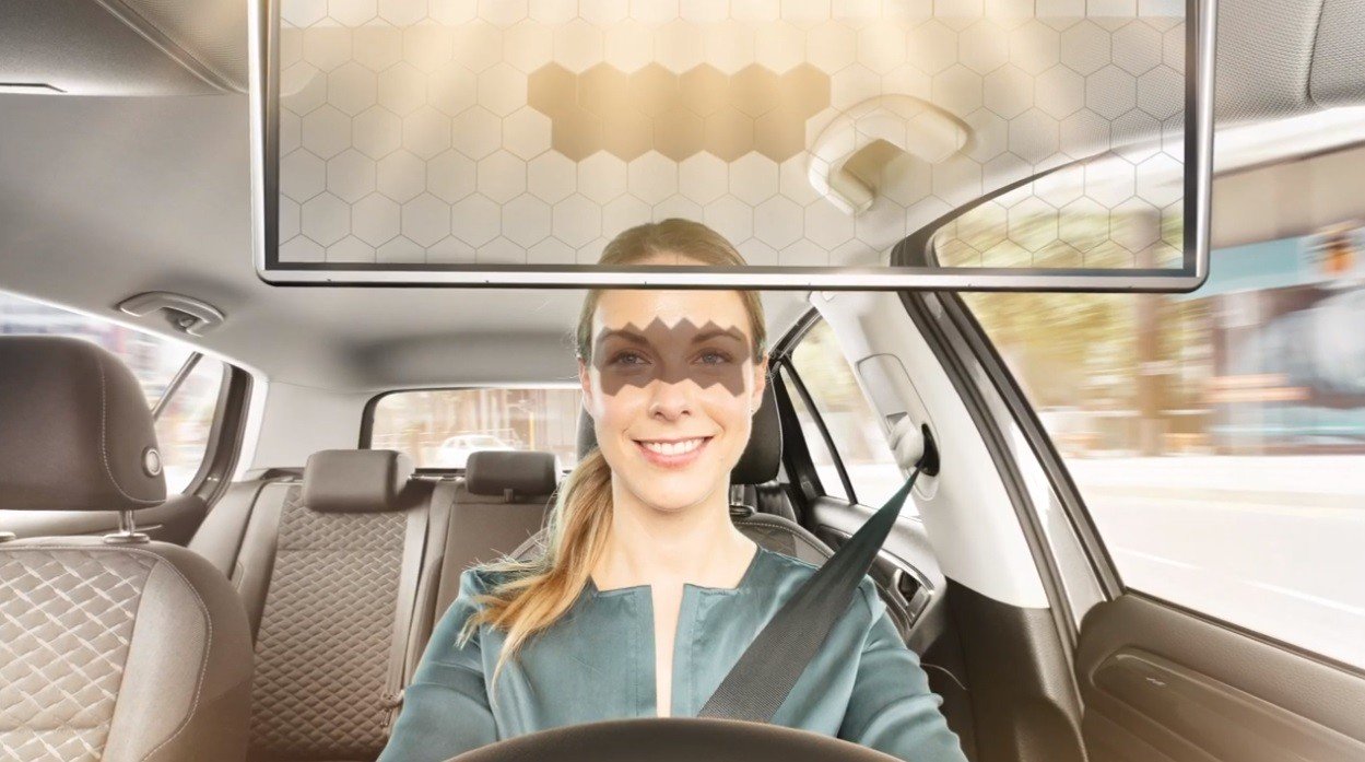 直朝太陽開車也不怕！BOSCH推「虛擬遮陽板」　自動幫遮蔽強光更安全