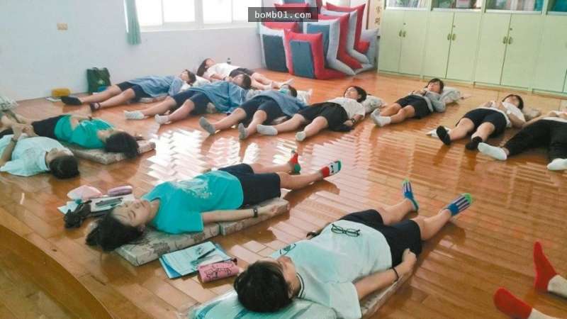 台南女中實驗發現「上課睡覺」有助提升數學成績，他們睡前做的事就是進步的關鍵！