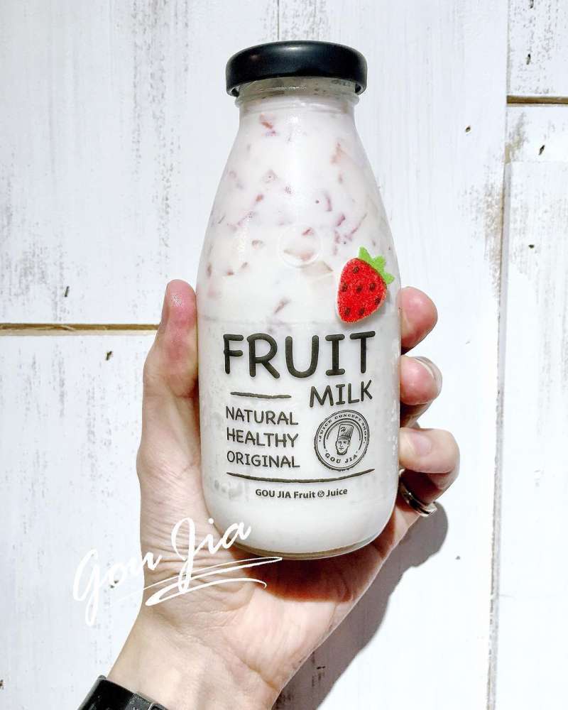 超夯「生草莓牛奶」讓韓妞在IG狂洗版　好消息「台灣有2家店可以喝到」