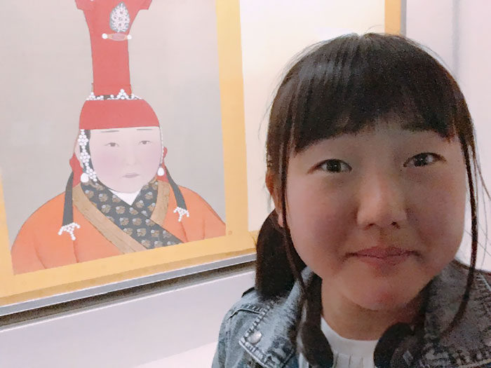 我是蒙古皇后？參觀博物館竟見到「另個自己」　網笑：是前世啦～