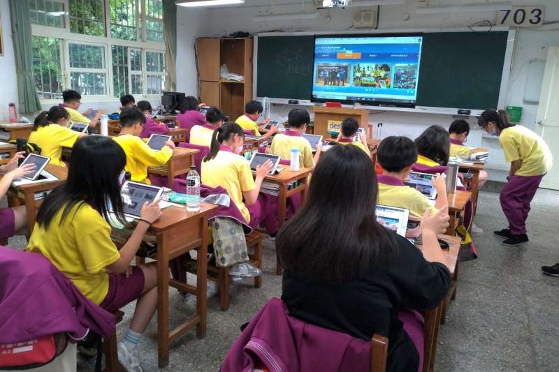 台灣學生7點半到校「也沒比國外優秀」　他怒批：浪費時間
