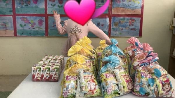 國小童生日變「家長戰場」　零食蛋糕擺滿桌…網驚：像普渡！
