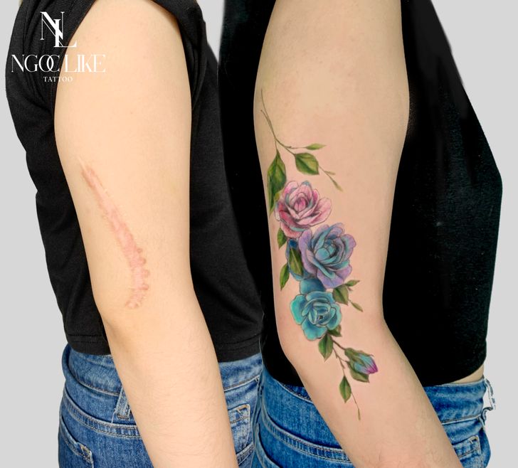 不用再遮了！刺青師將客人「自卑疤痕」轉化　「綻放出花朵」成個性印記