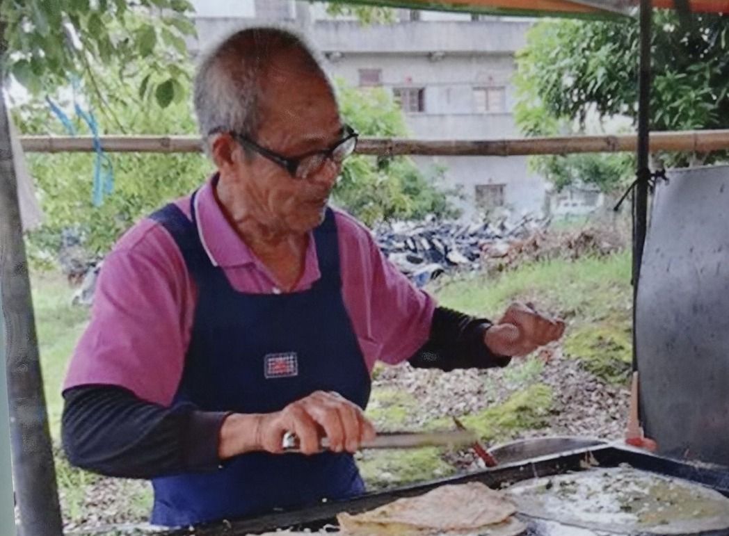 飄香40年的「明倫蛋餅阿公」享壽80歲過世，兒子辦追思會請老人客「感謝對父親厚愛」…