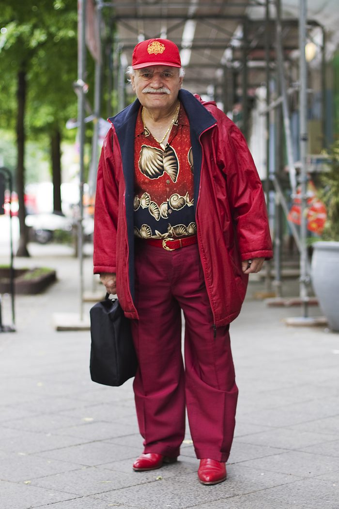 86歲爺超敢穿！退休當裁縫「天天認真搭配」　街頭風也駕馭：不因老了而將就～