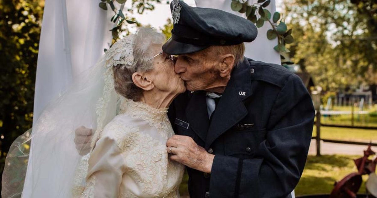 結婚77週年還沒「拍過婚紗照」！　安寧機構幫助「近百歲夫妻」圓夢：初見反應太感動