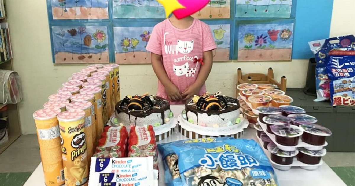 國小童生日變「家長戰場」　零食蛋糕擺滿桌…網驚：像普渡！