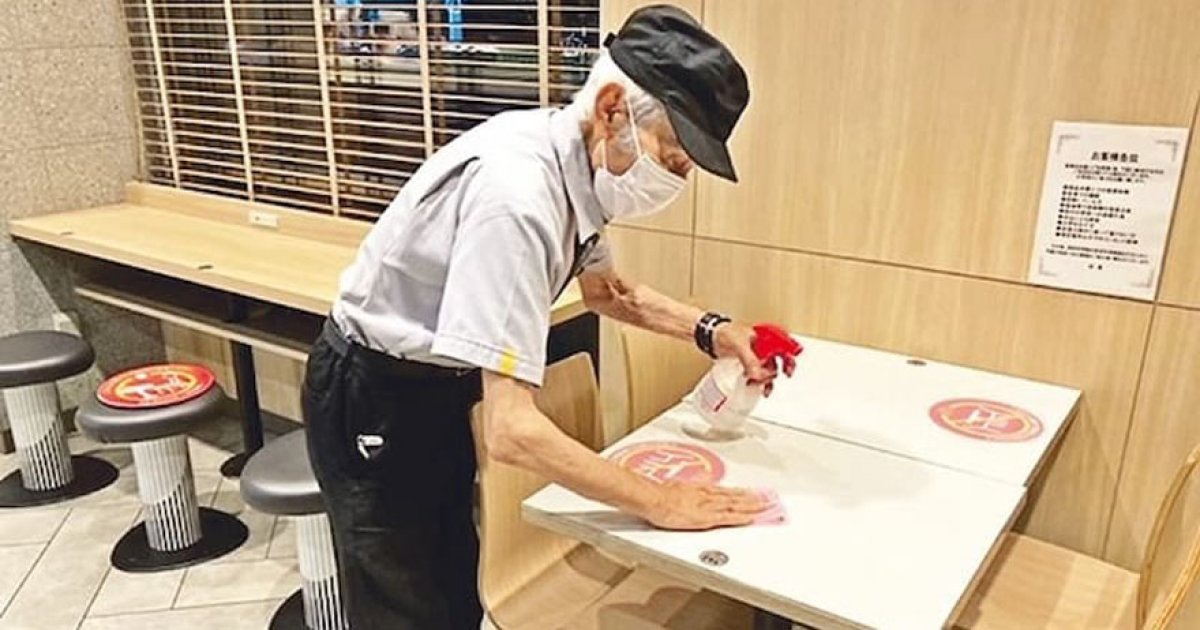 日本麥當勞最年長員工！　93歲老爺爺拒退休：我喜歡工作，幾歲開始都不嫌晚