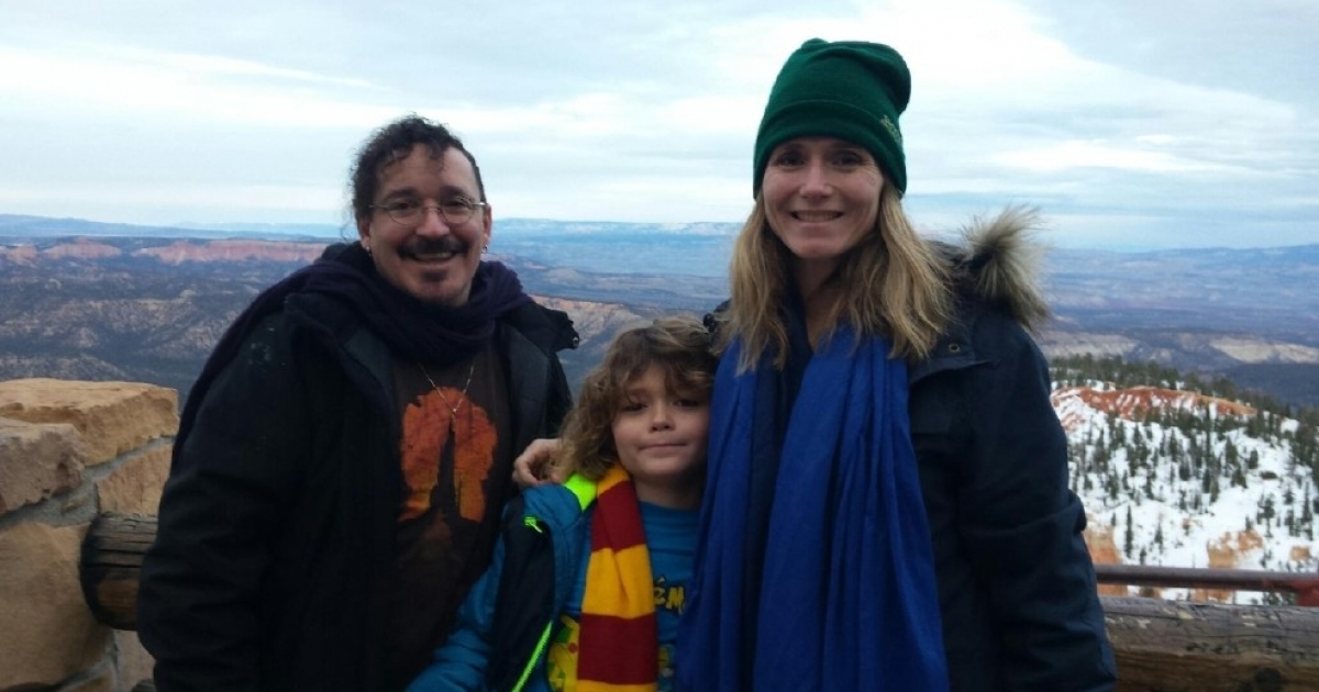 這家人在前往大峽谷旅遊時不幸被困在雪地裡，媽媽耗費36小時「徒步走40公里」求援後…結果讓人鬆了口氣！