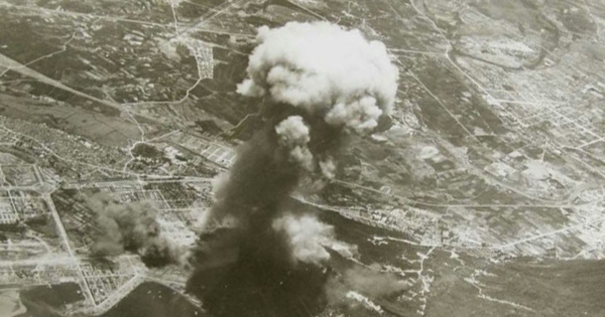 這就是「1945年美軍瘋狂空襲大轟炸台灣」的珍貴影像，被遺忘的歷史現在看回也會顫抖！