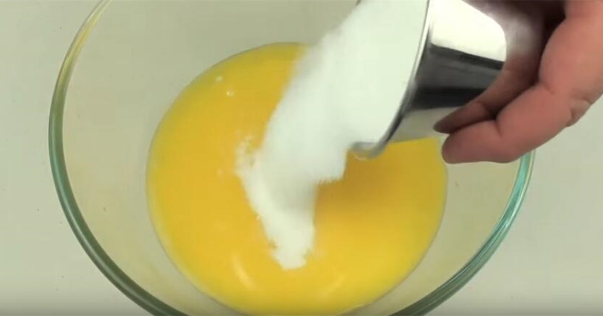 把奶油和糖等材料放進微波爐加熱　6分鐘後夢寐以求的最棒甜點就完成了